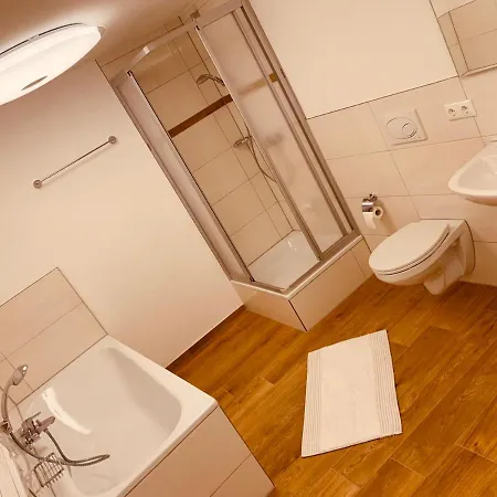 Felix Living 7, Gruppenwohnung Mit Oberhausblick, Dachterrasse&parkplatz *