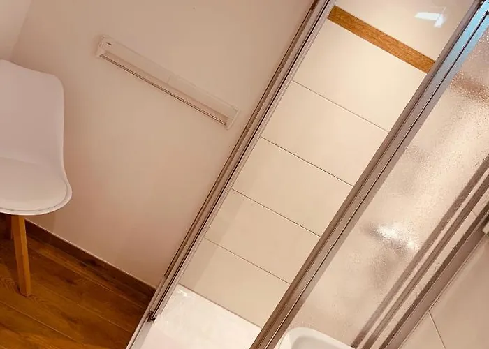 Felix Living 7, Gruppenwohnung Mit Oberhausblick, Dachterrasse & Parkplatz Apartament